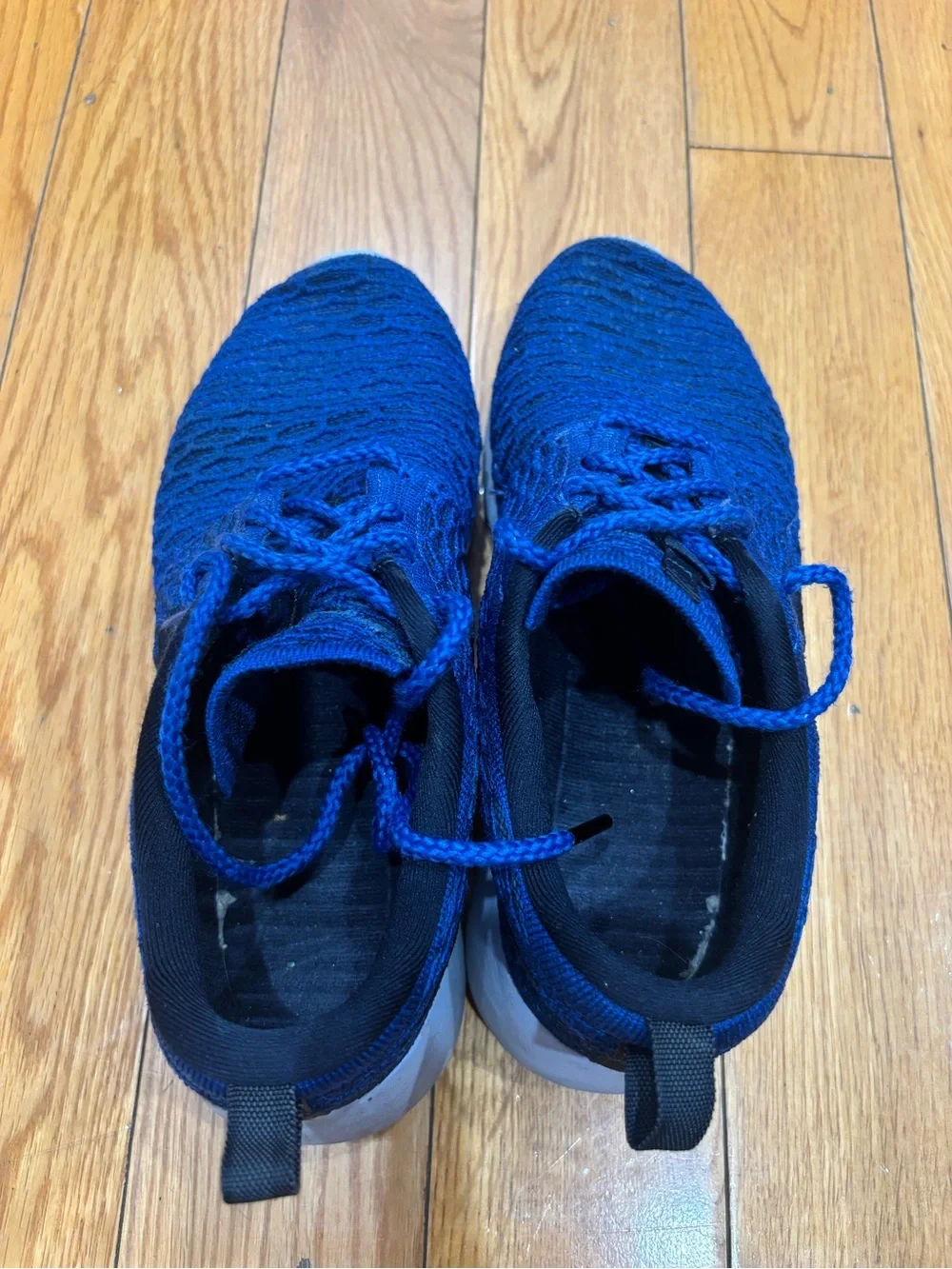 NIKE WOMENS ROSHE ONE FLYKNIT in BLUE Size: 7